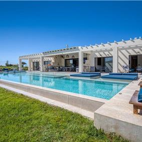 5 bedroom luxury seaside villa with indoor & outdoor pool, near Acharavi, sleeps 10